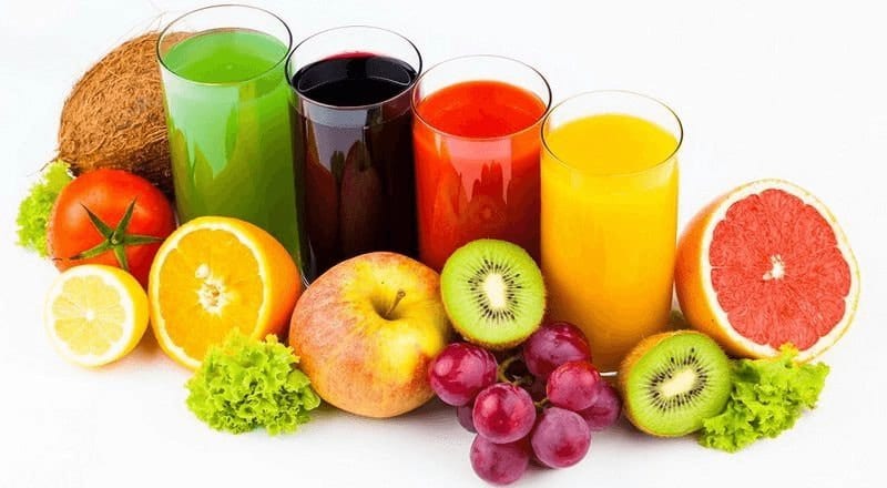 Phụ nữ 40 nên uống gì để đẹp da? Uống nước ép trái cây
