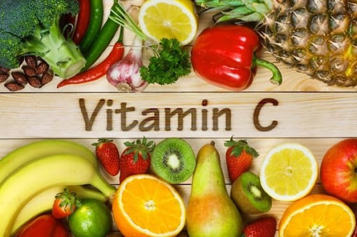 Da khô nên uống bổ sung vitamin C