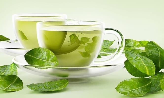 Uống trà xanh giúp trị nám từ bên trong