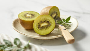 Kiwi là loại trái cây đẹp da và ngon miệng 