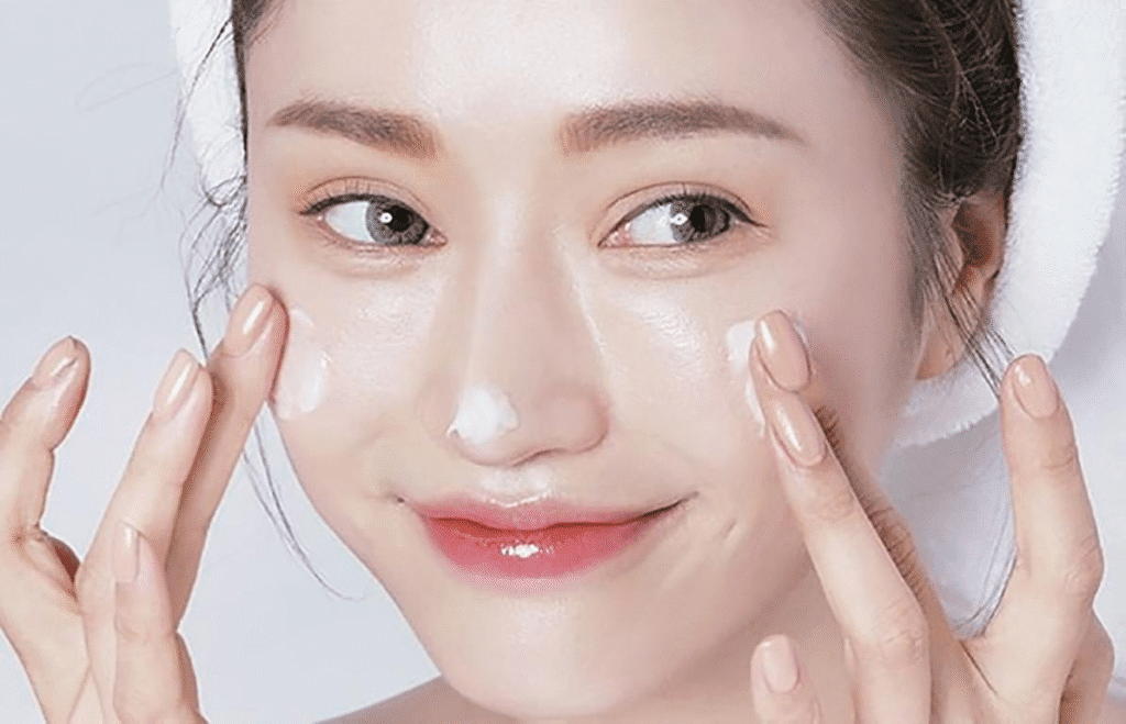 Không Cung Cấp Đủ Độ Ẩm Cho Da Khiến Da Dễ Bắt Nắng