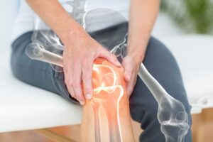 Tại Sao Mùa Mưa Lại Gây Đau Khớp Nhiều Hơn Ở Người Lớn Tuổi