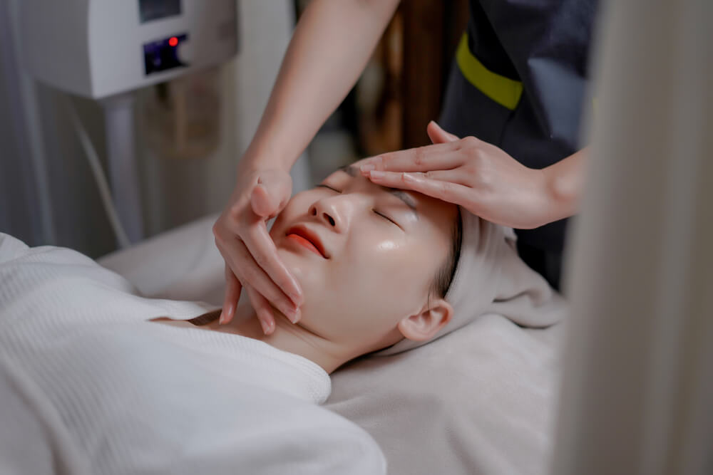 cấp ẩm và làm dịu da cháy nắng